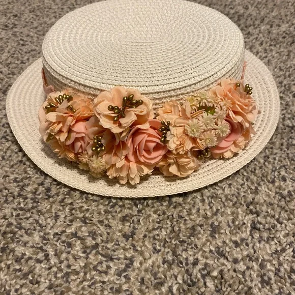 Charming Peach Kids Dress with Floral Hat - Picture 4 of 6